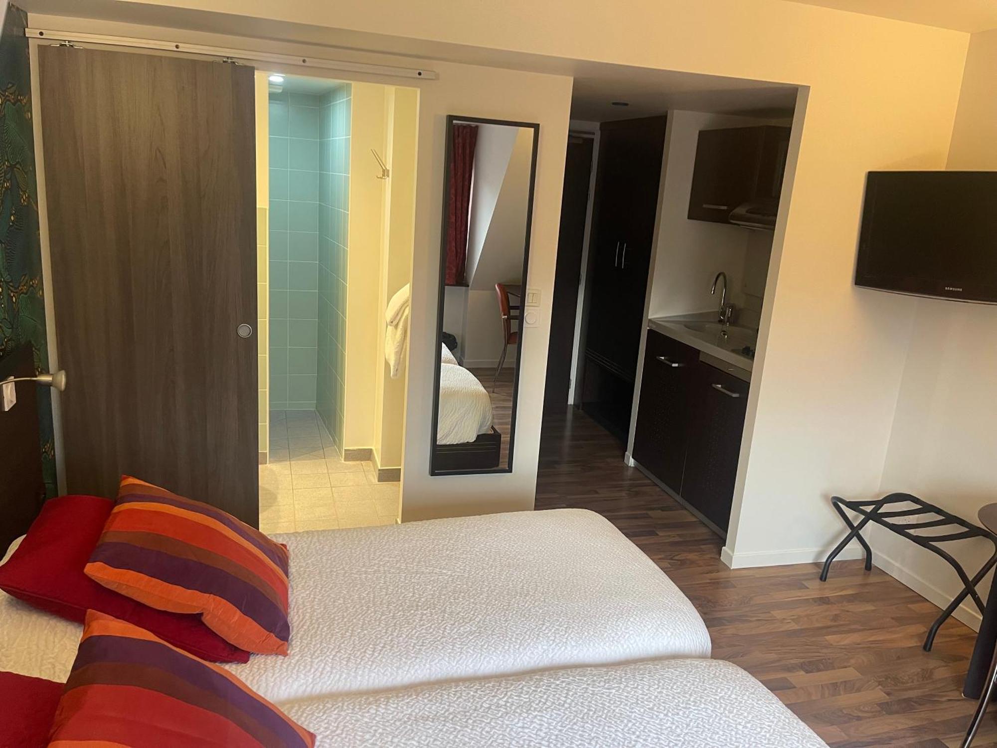 Logis Hotels Le Saint Georges Вандом Экстерьер фото