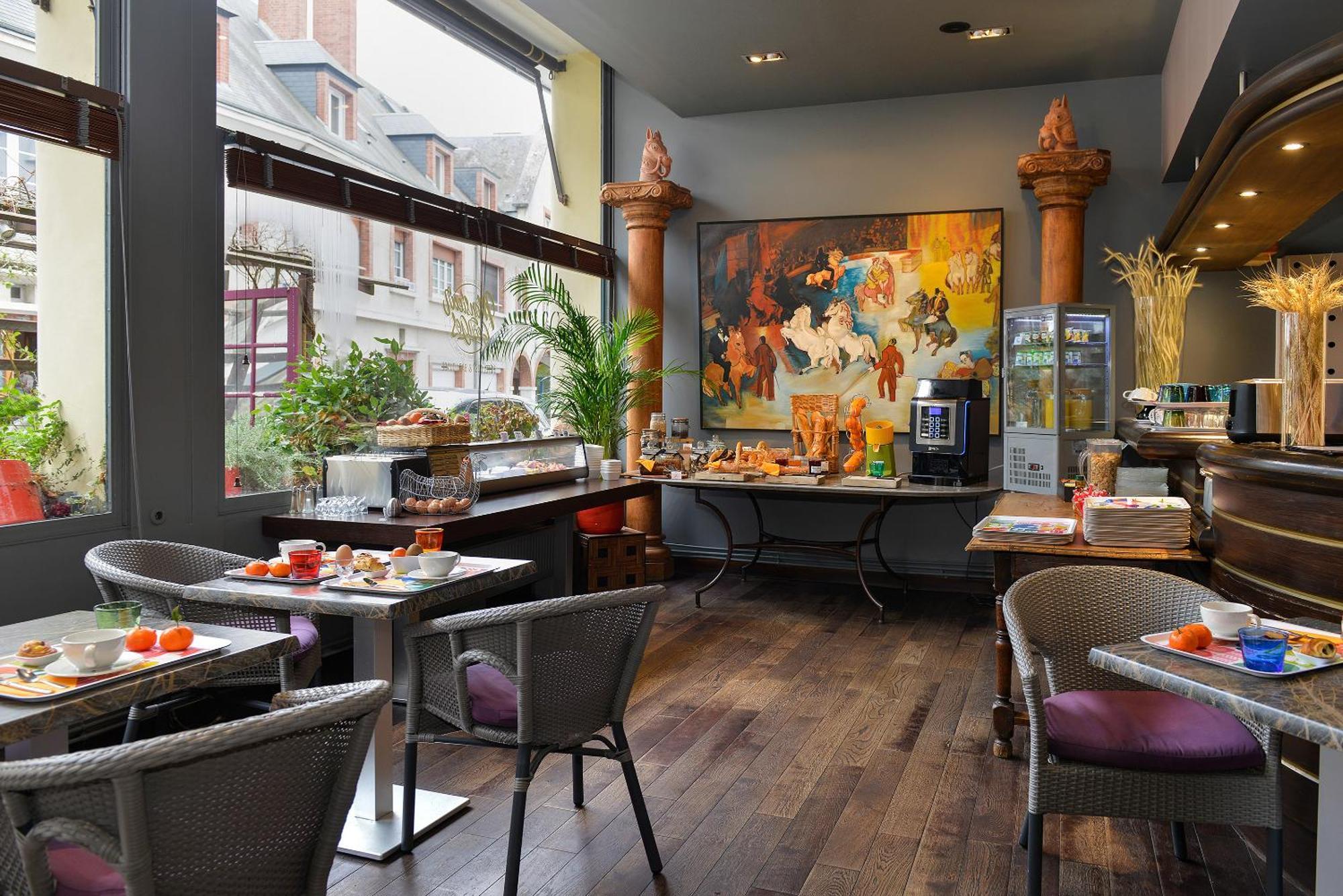 Logis Hotels Le Saint Georges Вандом Экстерьер фото