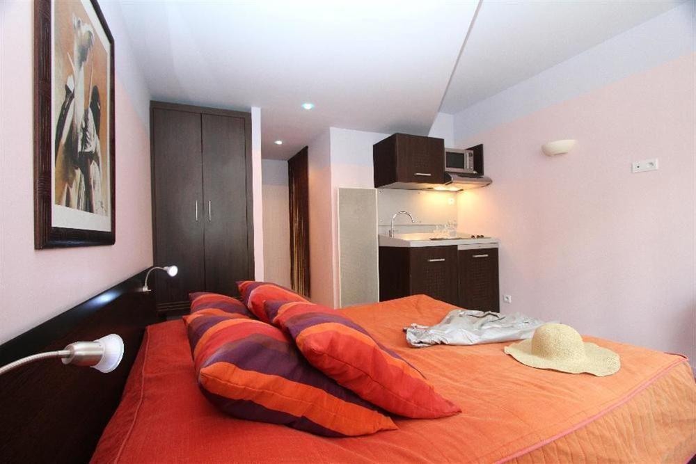 Logis Hotels Le Saint Georges Вандом Экстерьер фото