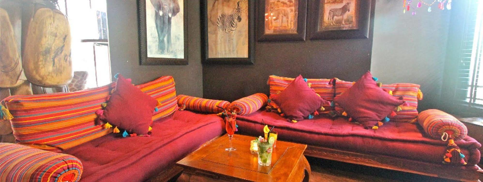 Logis Hotels Le Saint Georges Вандом Экстерьер фото